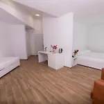 Hotel Prestige Golem (Tirana)
