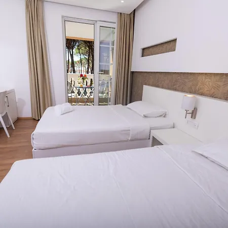 Hotel Prestige Golem (Tirana)