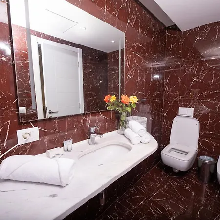 Hotel Prestige Golem (Tirana)