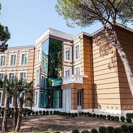 Prestige Hotel 5*