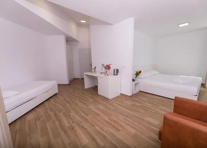 Hotel Prestige Golem (Tirana)