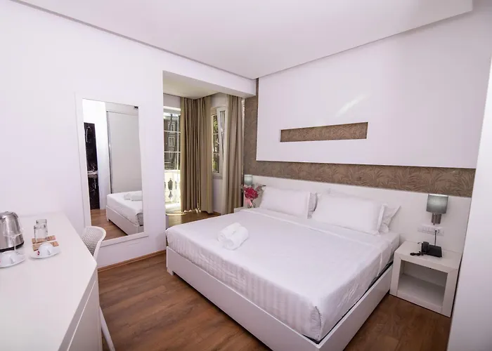 Hotel Prestige Golem (Tirana)