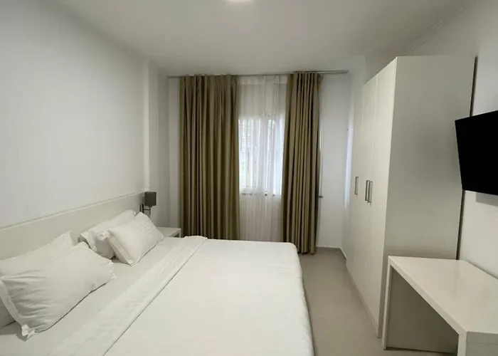 Prestige Hotel Golem (Tirana)