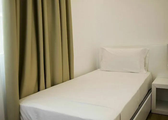 Hotel Prestige Golem (Tirana)