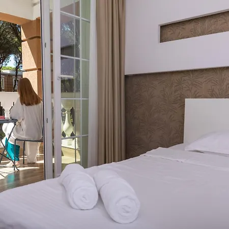 Prestige Hotel Golem (Tirana)
