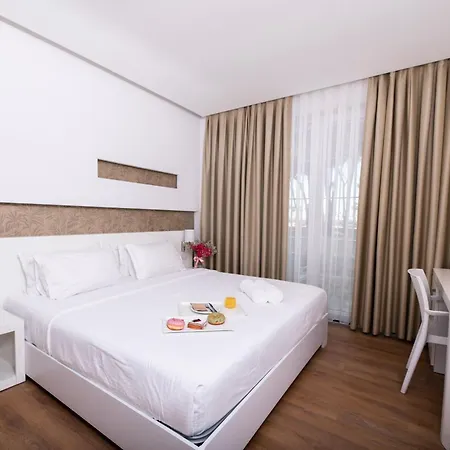 Hotel Prestige Golem (Tirana)