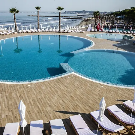 Hotel Prestige Golem (Tirana)