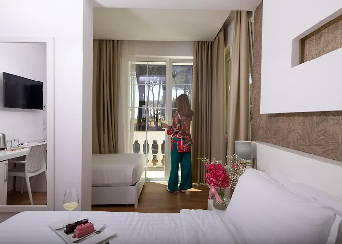 Hotel Prestige Golem (Tirana)