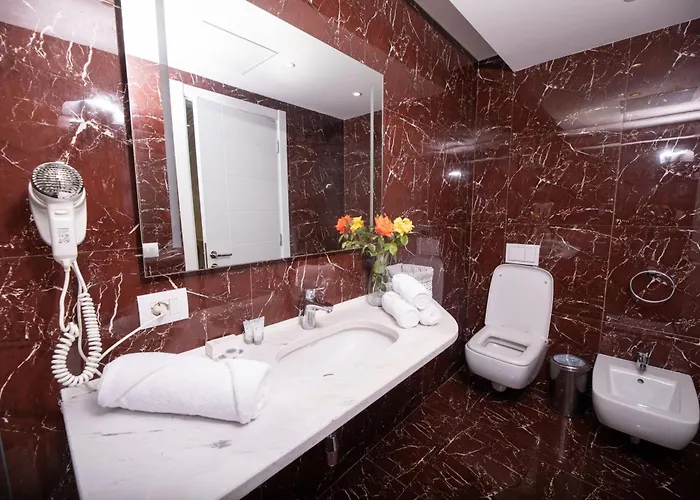 Prestige Hotel Golem (Tirana)